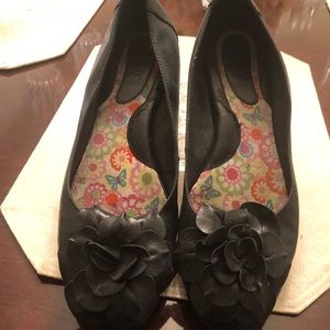 BORNE black flats with flower detail